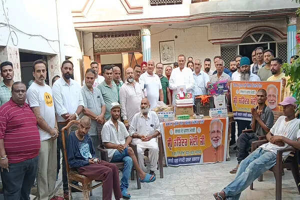प्रधानमंत्री मोदी का जन्मदिन मनाया गया, विजय सांपला ने की सराहना