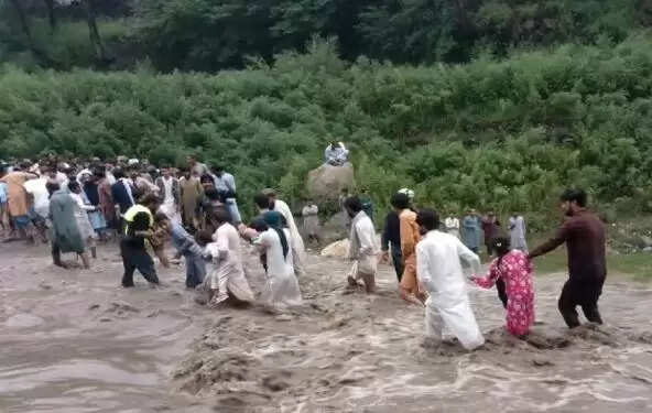 पाकिस्तान में खैबर पख्तूनख्वा में बाढ़ से भारी तबाही
