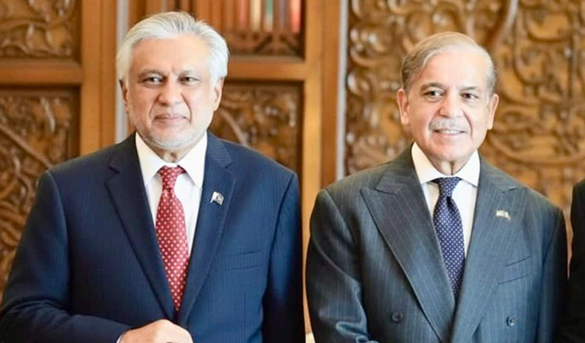 पाकिस्तान का ईरान के खिलाफ युद्ध में शामिल होने का संकेत