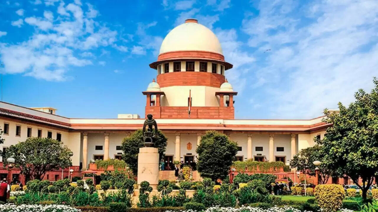 सुप्रीम कोर्ट ने दिव्यांगजनों पर चुटकुले बनाने वाले हास्य कलाकारों को दी फटकार