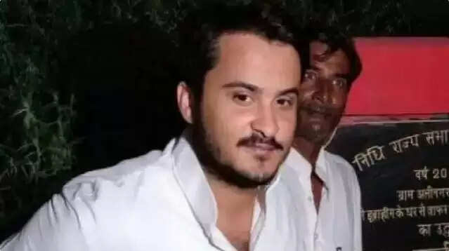 अब्दुल्ला आजम के खिलाफ गैर जमानती वारंट जारी, बढ़ी मुश्किलें