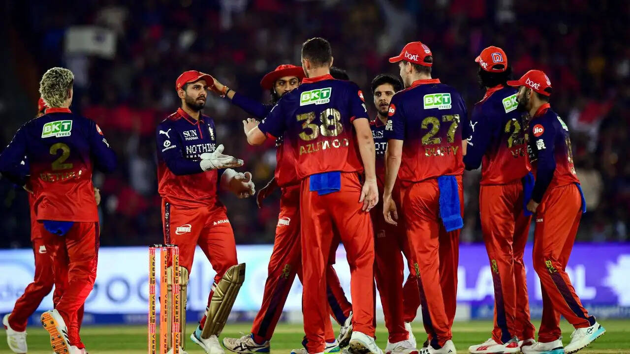 IPL 2026: आरसीबी की प्लेऑफ में पहुंचने की संभावनाएं और केकेआर की चुनौती
