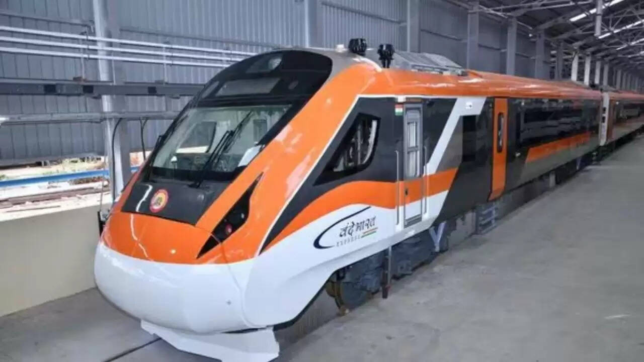 भारतीय रेलवे का बड़ा कदम: वंदे भारत ट्रेनों में बढ़ेंगे कोच, नए मार्गों पर भी होगी शुरुआत
