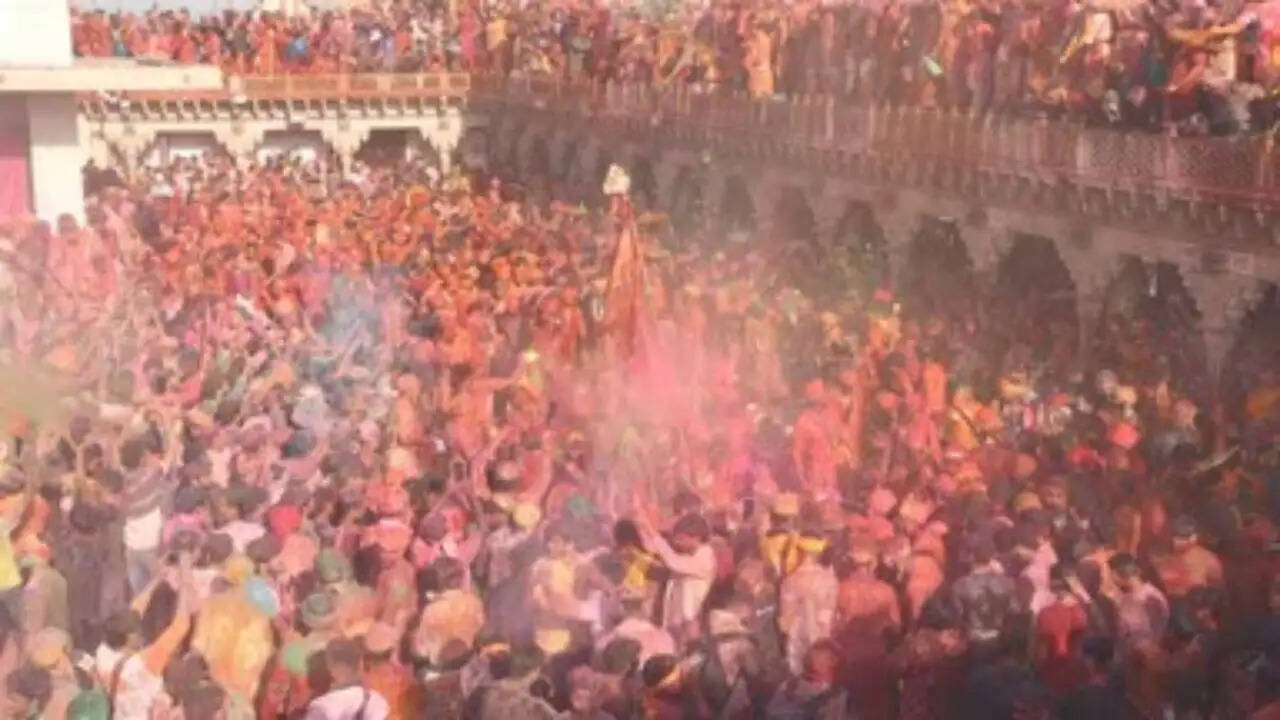 2026 में होली का जश्न: मथुरा और वृंदावन की अनोखी परंपराएं