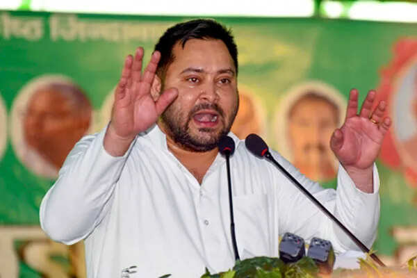 तेजस्वी यादव ने जेडीयू एमएलसी दिनेश सिंह पर चुनावी फर्जीवाड़े के आरोप लगाए