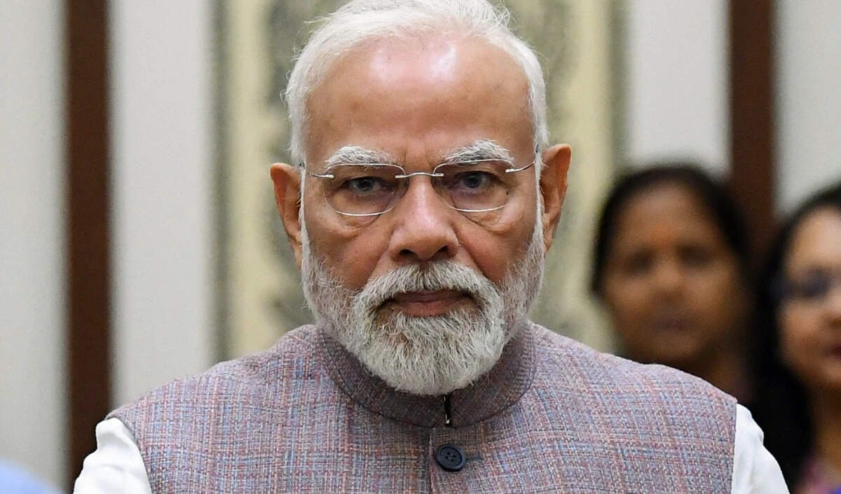 प्रधानमंत्री मोदी ने वाहन उद्योग को आत्मनिर्भरता की दिशा में आगे बढ़ने का दिया संदेश