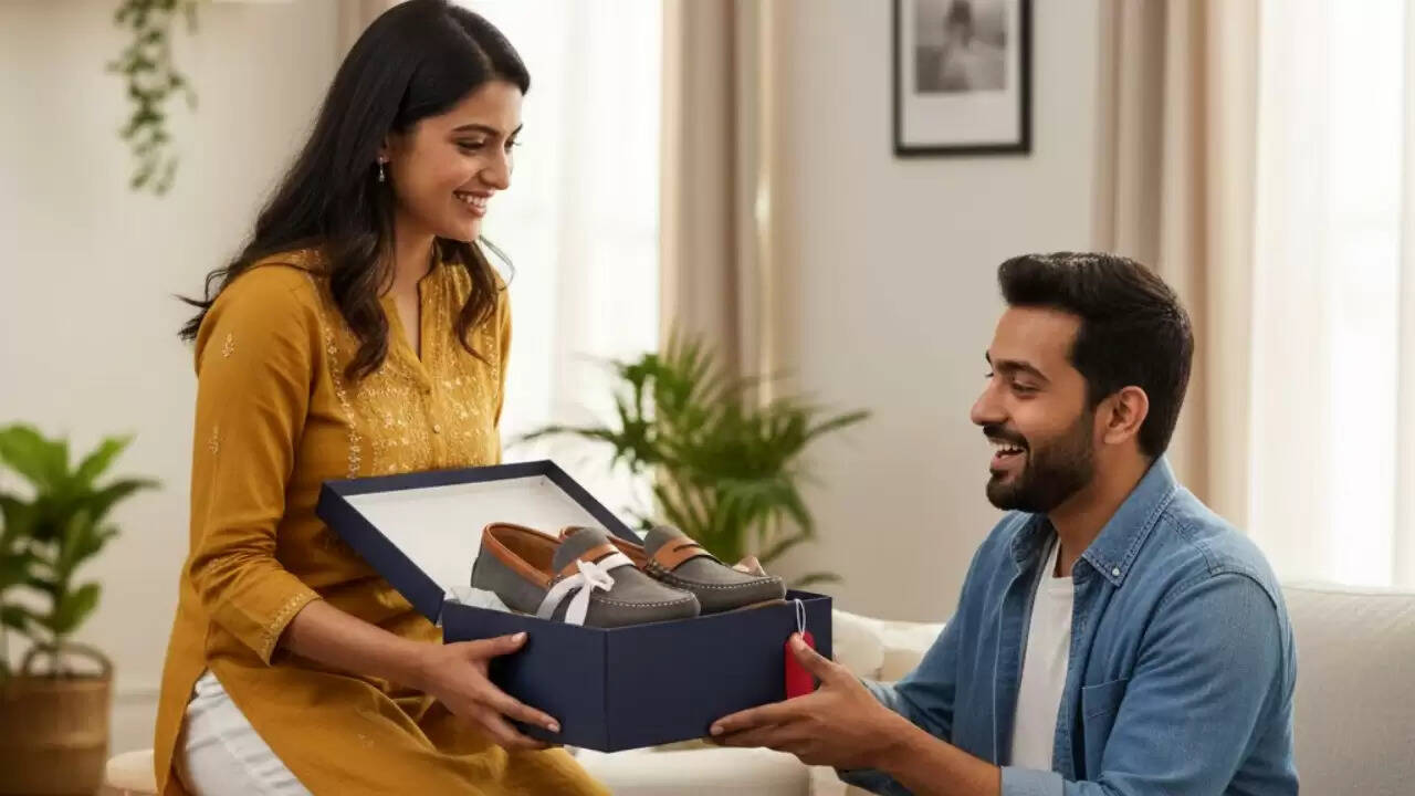 जूते उपहार देने के पीछे की धार्मिक मान्यताएँ और शुभ-अशुभ संकेत