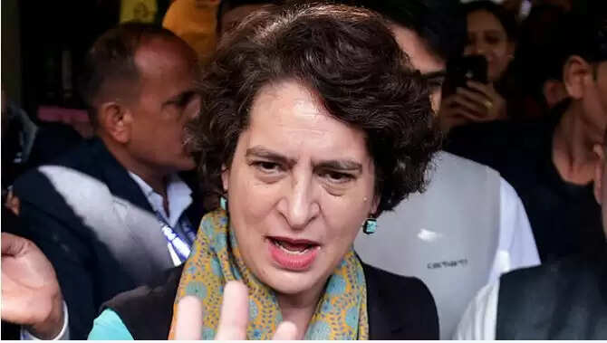 प्रियंका गांधी ने संसद में सत्ता पक्ष पर उठाए सवाल, विपक्ष ने किया विरोध प्रदर्शन