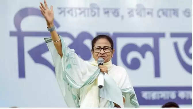 ममता बनर्जी ने भाजपा पर बम लगाने की साजिश का आरोप लगाया