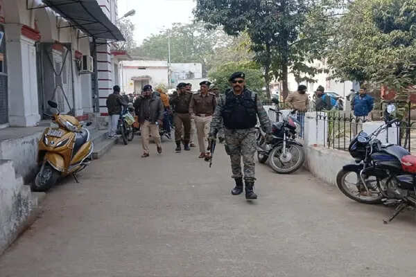 बिहार में बम धमकी से हड़कंप: पटना और अन्य कोर्ट खाली कराए गए