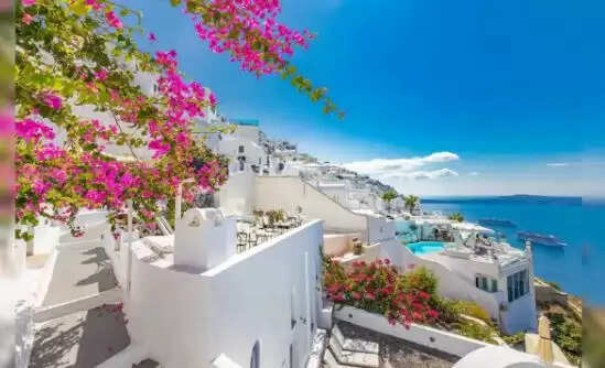 Tinos Island: ग्रीस का छिपा हुआ खजाना और धार्मिक तीर्थ स्थल