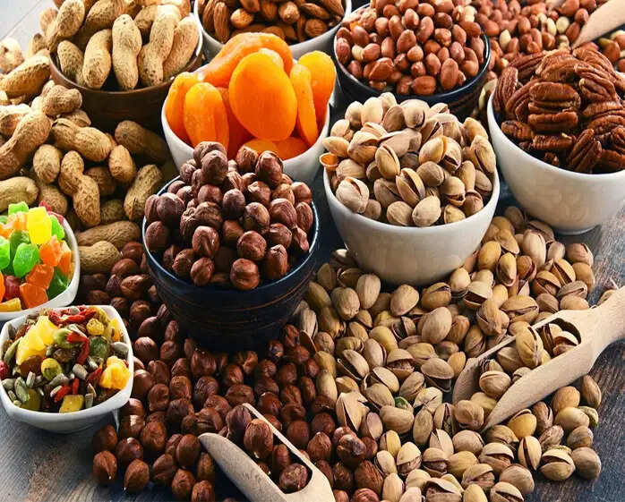 सूखे मेवों के सेवन से जीवन में सुधार: स्वास्थ्य लाभ और दीर्घकालिक फायदे