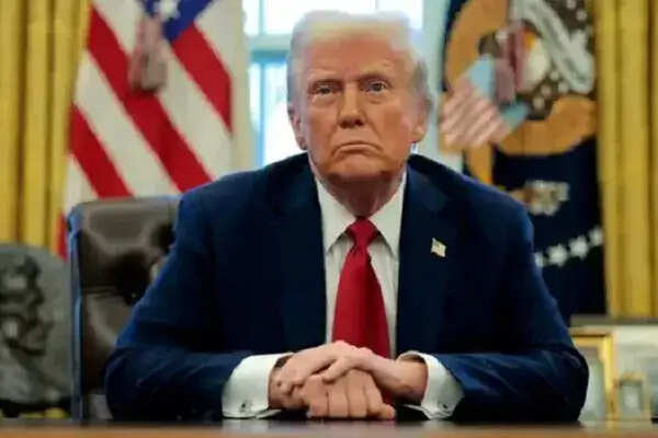 ईरान संघर्ष: ट्रंप प्रशासन को अमेरिकी जनता की बढ़ती चिंता का सामना