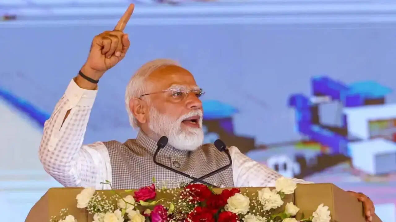 भारत की इथेनॉल मिश्रण नीति: ऊर्जा संकट के बीच पीएम मोदी का बड़ा बयान