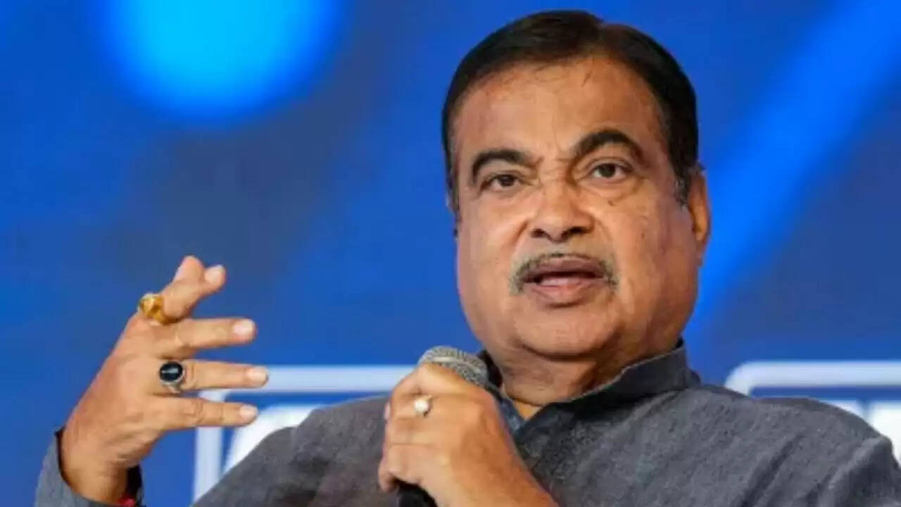 नितिन गडकरी ने एथेनॉल मिश्रित पेट्रोल पर उठे विवादों का किया खंडन
