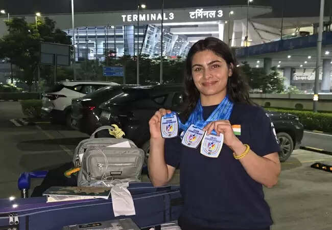 मनु भाकर का एशियाई चैम्पियनशिप में शानदार प्रदर्शन, तीन कांस्य पदक जीते