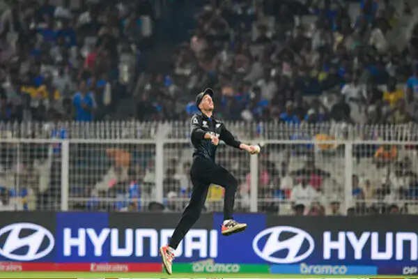 मिचेल सेंटनर ने टी20 वर्ल्ड कप फाइनल में बनाया नया रिकॉर्ड