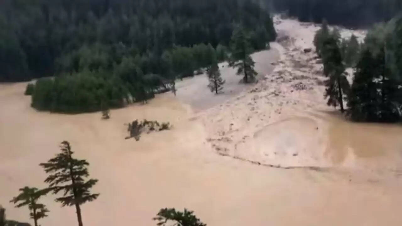 उत्तराखंड में बादल फटने से तबाही: एक परिवार की दर्दनाक कहानी