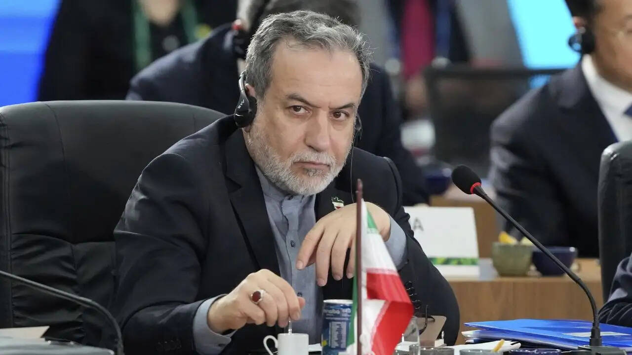 ईरान के विदेश मंत्री अब्बास अराघची की पाकिस्तान यात्रा का महत्व