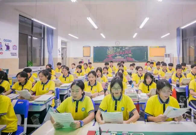 चीन की गाओकाओ परीक्षा: भारत के NEET पेपर लीक के बीच एक मजबूत परीक्षा प्रणाली
