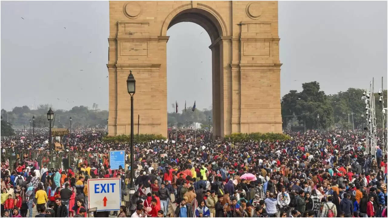 दिल्ली में प्रदूषण के खिलाफ प्रदर्शन हिंसक हुआ