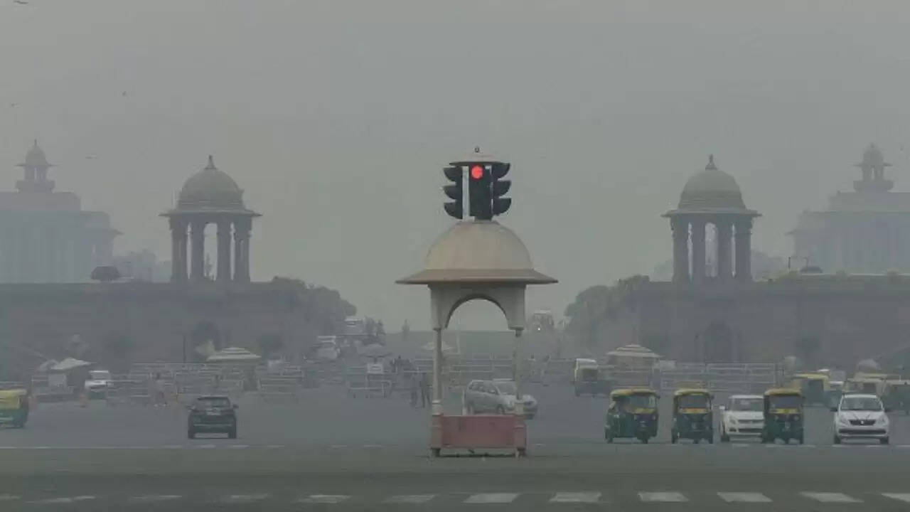 दिल्ली-NCR में प्रदूषण का स्तर गंभीर, AQI में वृद्धि