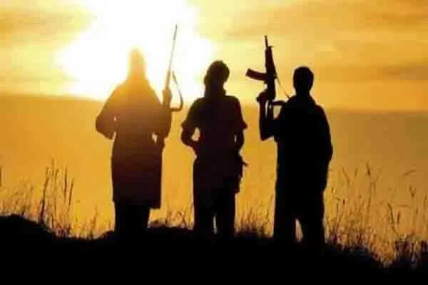 तालिबान के हमलों से पाकिस्तान की सीमा पर बढ़ा तनाव