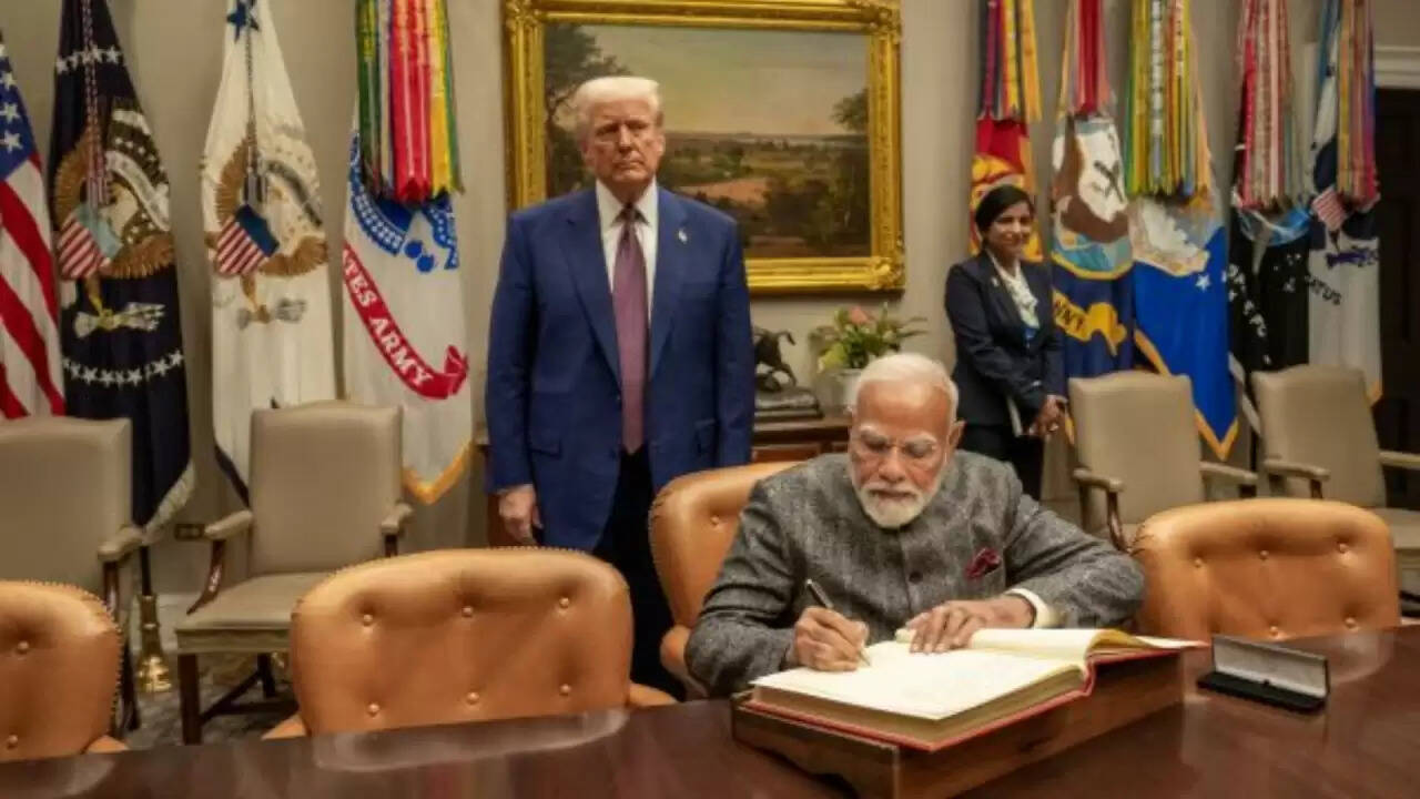 Donald Trump की भारत को चेतावनी: क्या रूसी तेल खरीद से बढ़ेंगे टैरिफ?