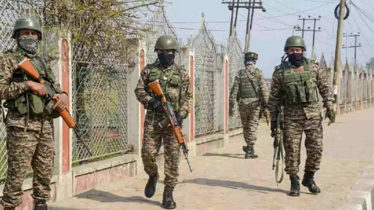 कश्मीर में युवाओं को सोशल मीडिया के खतरे से बचाने की चेतावनी
