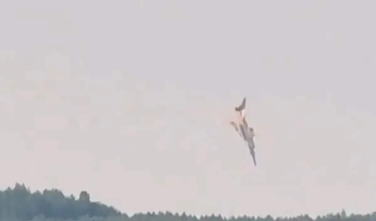 रूस का Tu-22M3 बॉम्बर इरकुत्स्क में दुर्घटनाग्रस्त, सभी क्रू सदस्य सुरक्षित