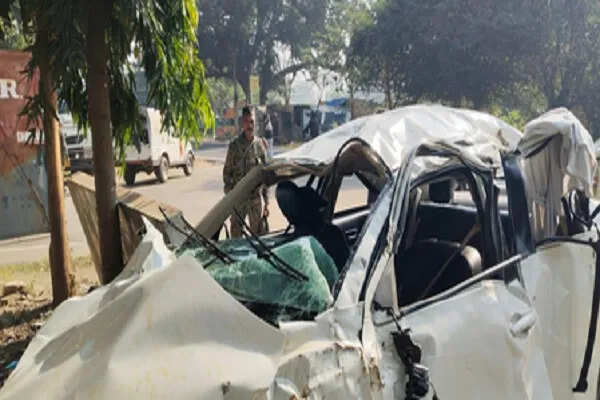 रांची में कार दुर्घटना: तीन पुलिसकर्मियों की जान गई