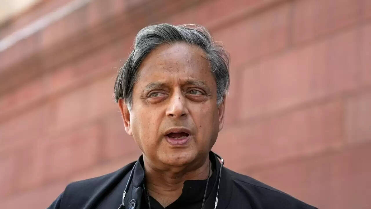 कांग्रेस सांसद शशि थरूर ने ऑपरेशन सिंदूर पर बोलने से किया इनकार
