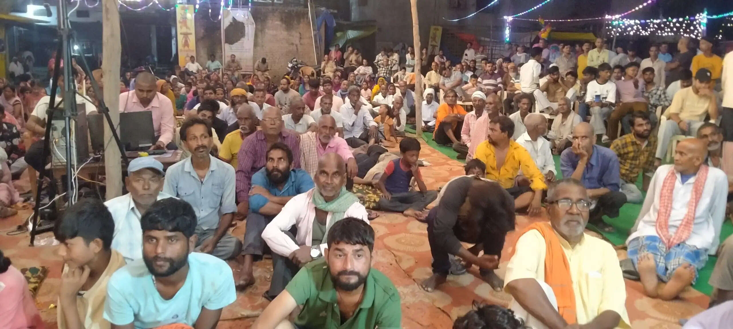 नौतनवा में पारंपरिक रामलीला का भव्य मंचन