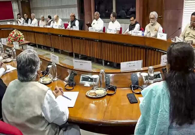 संसद के मानसून सत्र से पहले सर्वदलीय बैठक का आयोजन