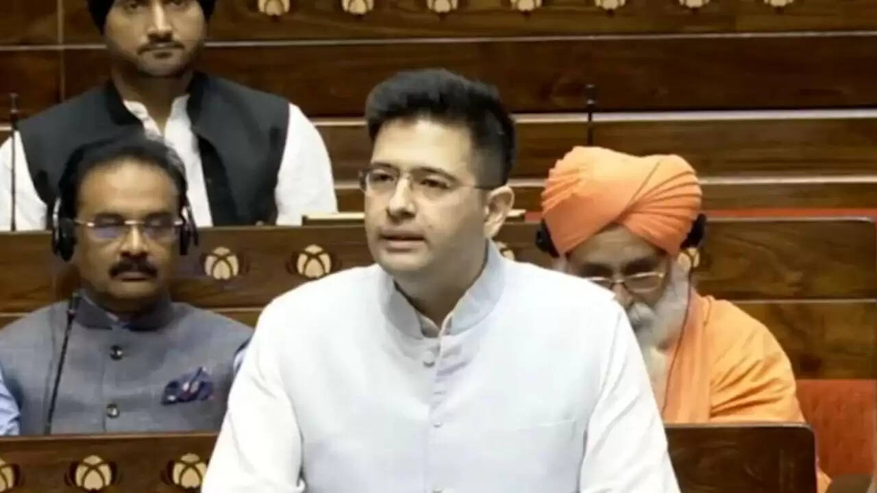 राघव चड्ढा ने संसद में स्वास्थ्य जांच का कानूनी अधिकार मांगा