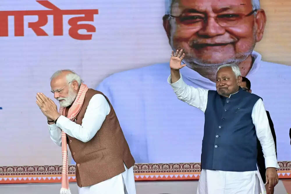 नीतीश कुमार ने 10वीं बार बिहार के मुख्यमंत्री के रूप में शपथ ली