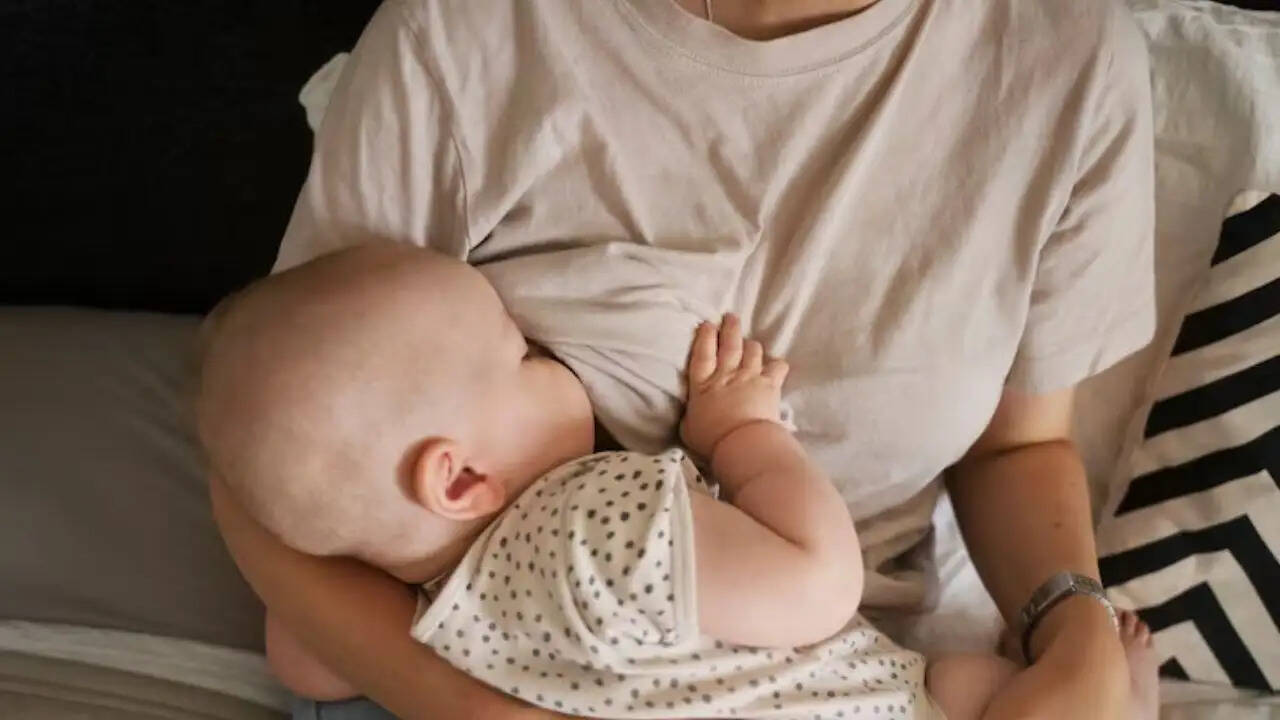 ब्रेस्ट मिल्क डोनेशन: नवजातों के लिए जीवनदायिनी पहल