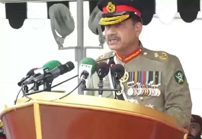 पाकिस्तान के सेना प्रमुख का भारत पर नया हमला: कश्मीर को बताया 'गले की नस'
