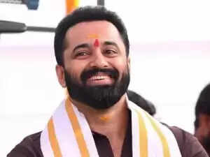 पीएम मोदी पर बायोपिक 'मां वंदे' की शूटिंग शुरू