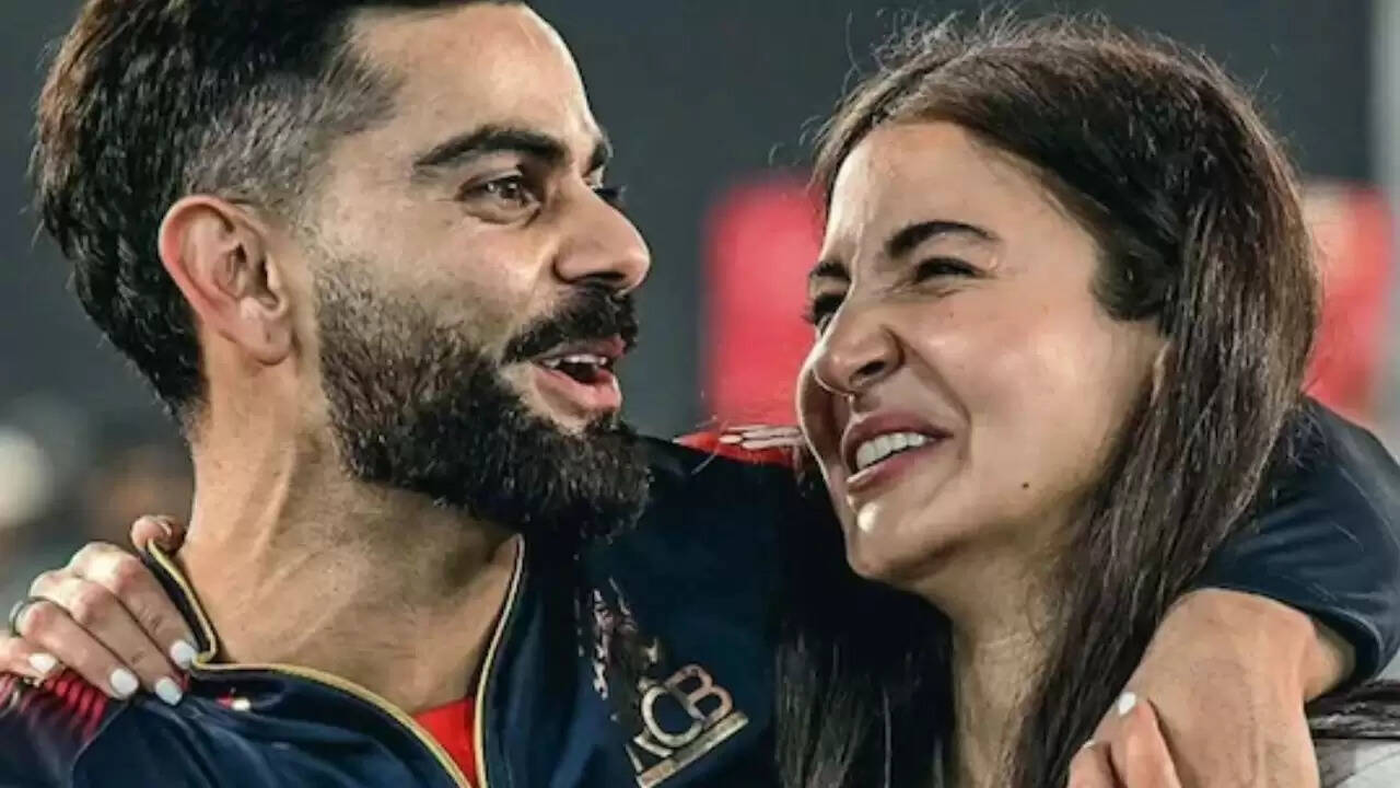 विराट कोहली के शतक पर अनुष्का शर्मा का प्यार भरा संदेश