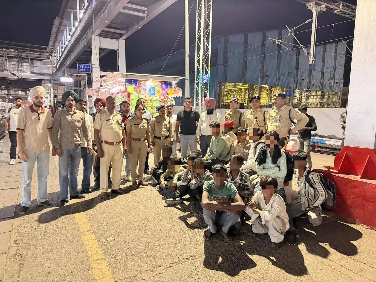 अंबाला में जननायक एक्सप्रेस से 10 बच्चों का सफल रेस्क्यू