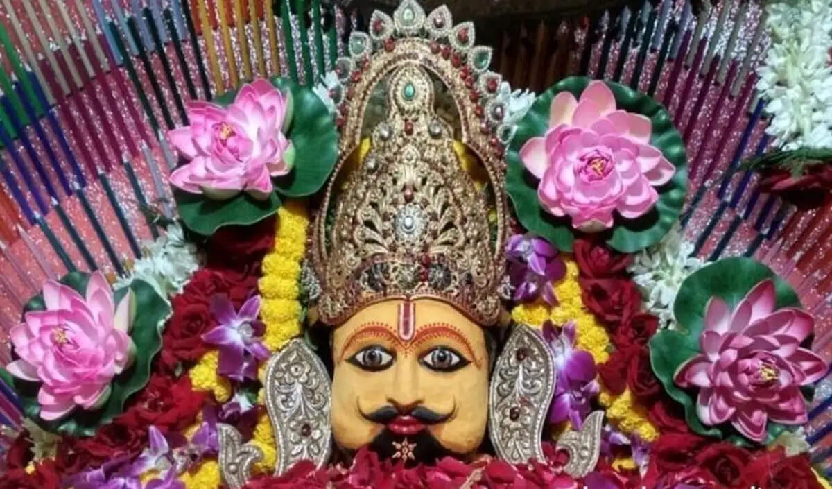 बाबा खाटू श्याम को इत्र अर्पित करने की विधि और महत्व
