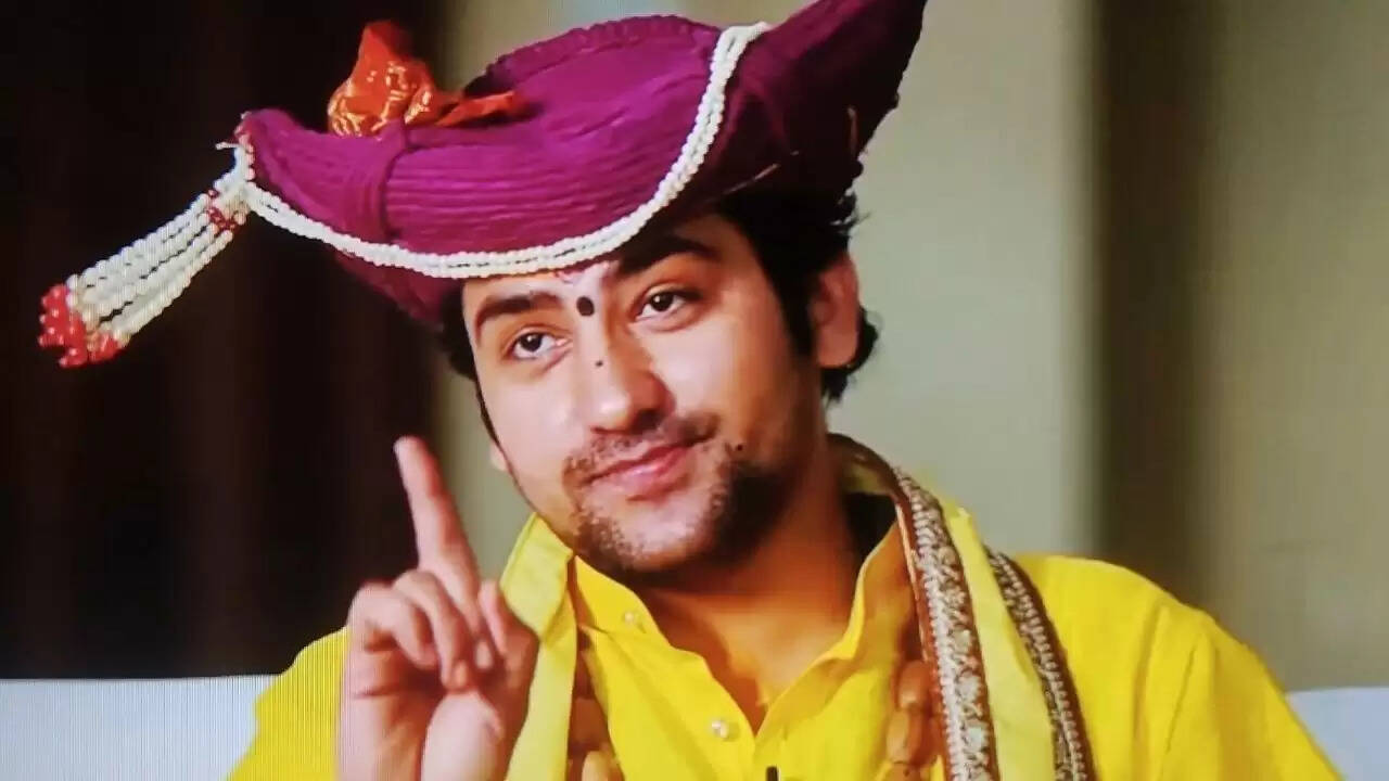 बागेश्वर धाम में गुरुकुल की स्थापना का ऐलान, वेदों के महत्व पर जोर