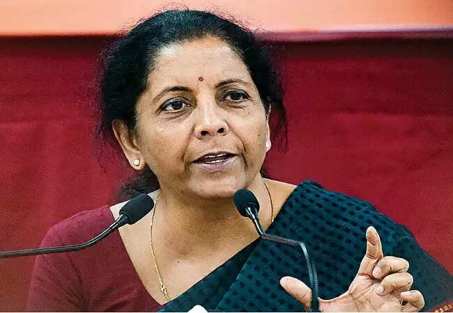 करूर भगदड़ में मारे गए लोगों के परिवारों से मिलीं वित्त मंत्री निर्मला सीतारमण