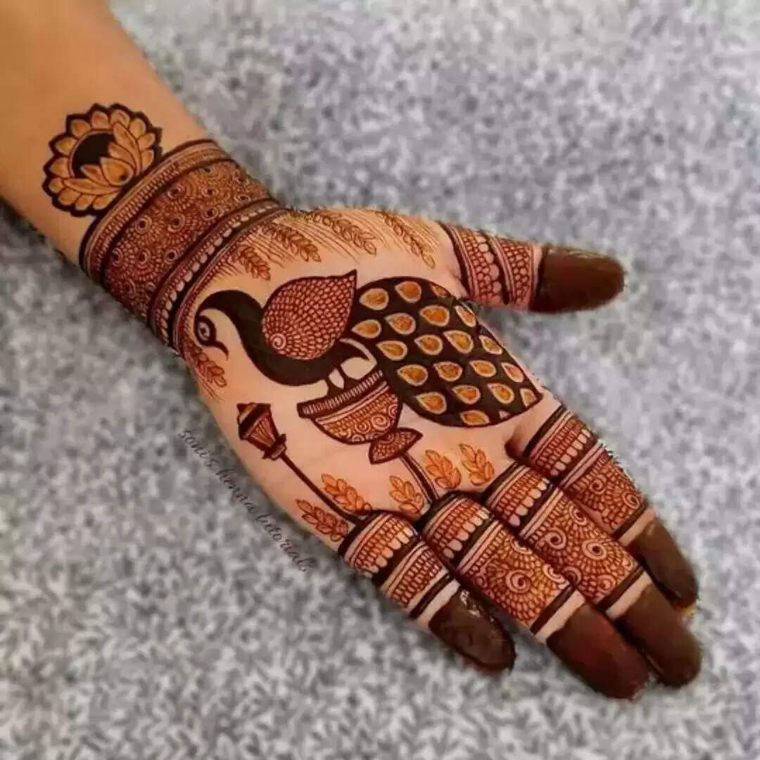 10 मिनट में बनाएं नवरात्रि के लिए आसान मेहंदी डिज़ाइन