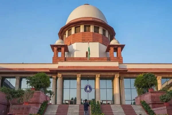 सुप्रीम कोर्ट का महत्वपूर्ण निर्णय: राज्यपाल को बिलों पर अनिश्चितकाल तक रोकने का अधिकार नहीं