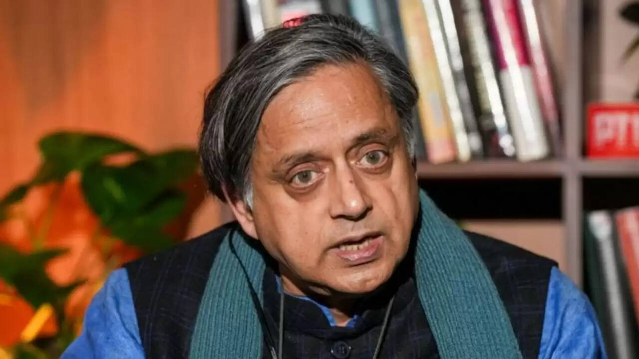 शशि थरूर ने ईरान में विरोध प्रदर्शनों पर अपनी राय साझा की