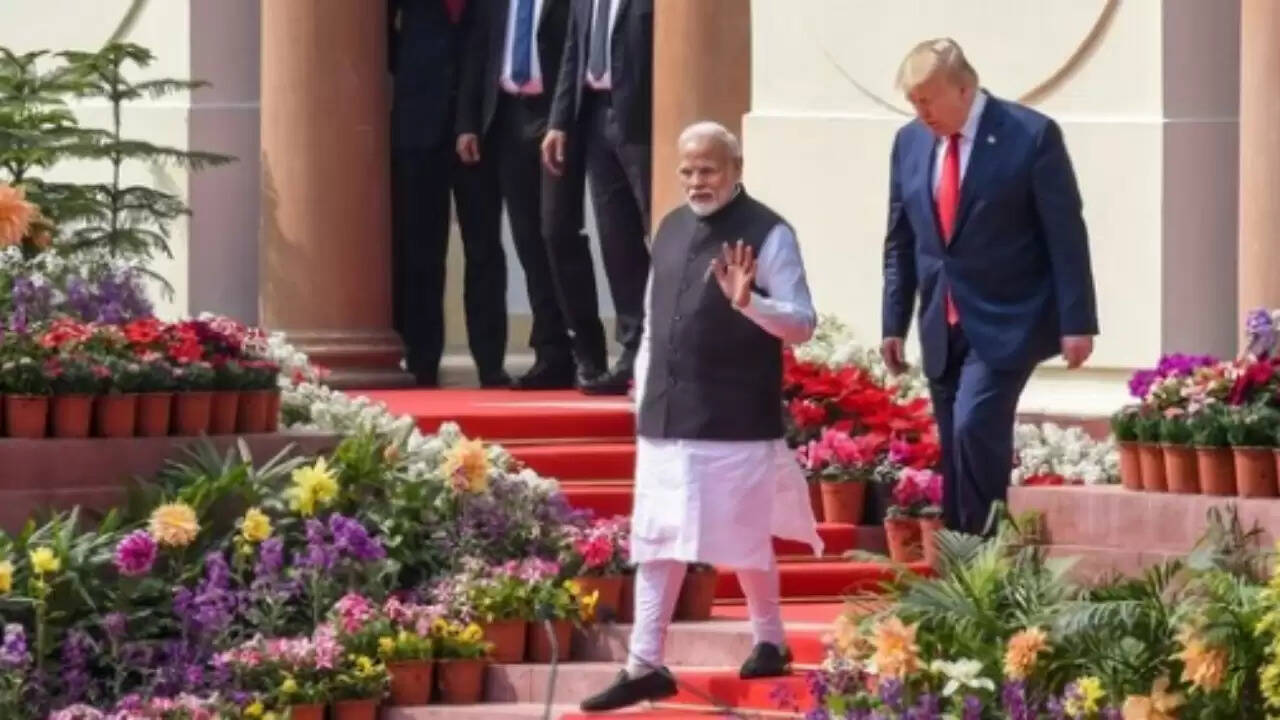 भारत ने अमेरिका के नए टैरिफ पर प्रतिक्रिया दी, राष्ट्रीय हितों की रक्षा का आश्वासन