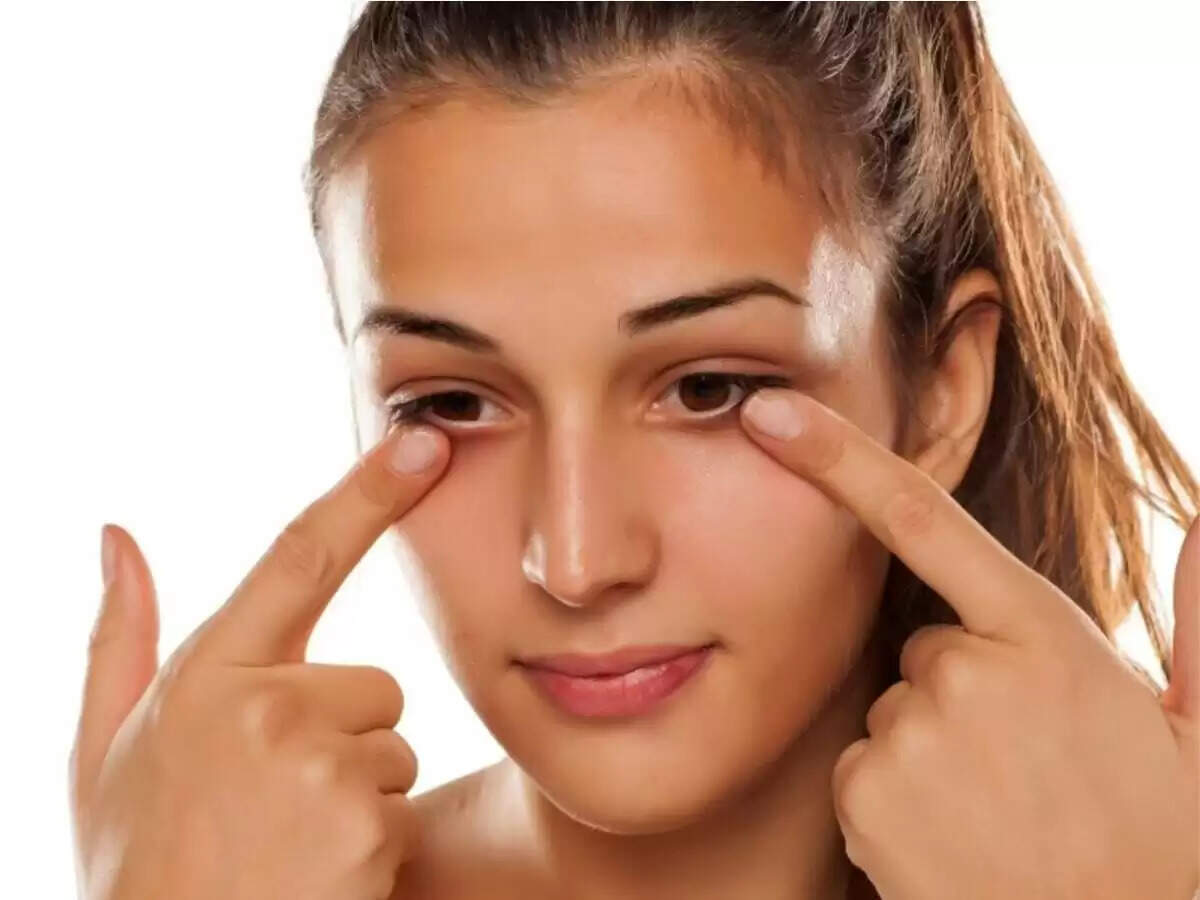 नीली रोशनी से त्वचा की सुरक्षा: जानें कैसे करें बचाव