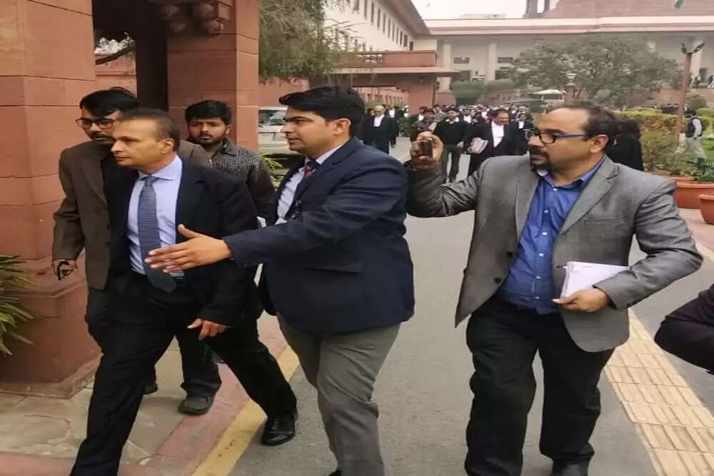 अनिल अंबानी की मुश्किलें बढ़ती जा रही हैं, लेकिन गिरफ्तारी क्यों नहीं?